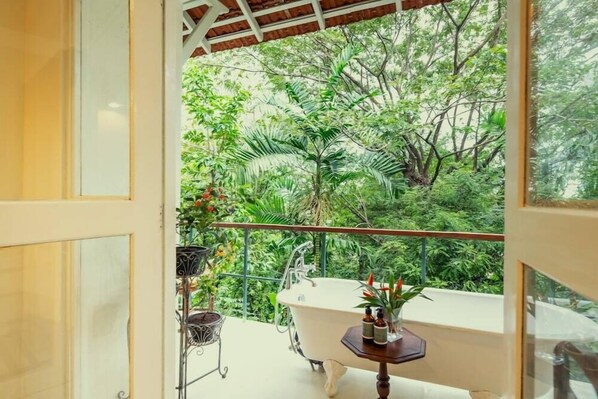 Interior - The Sun House (Galle)