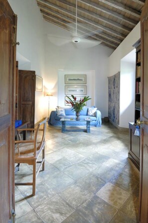 Interior entrance - The Dutch House (Galle)