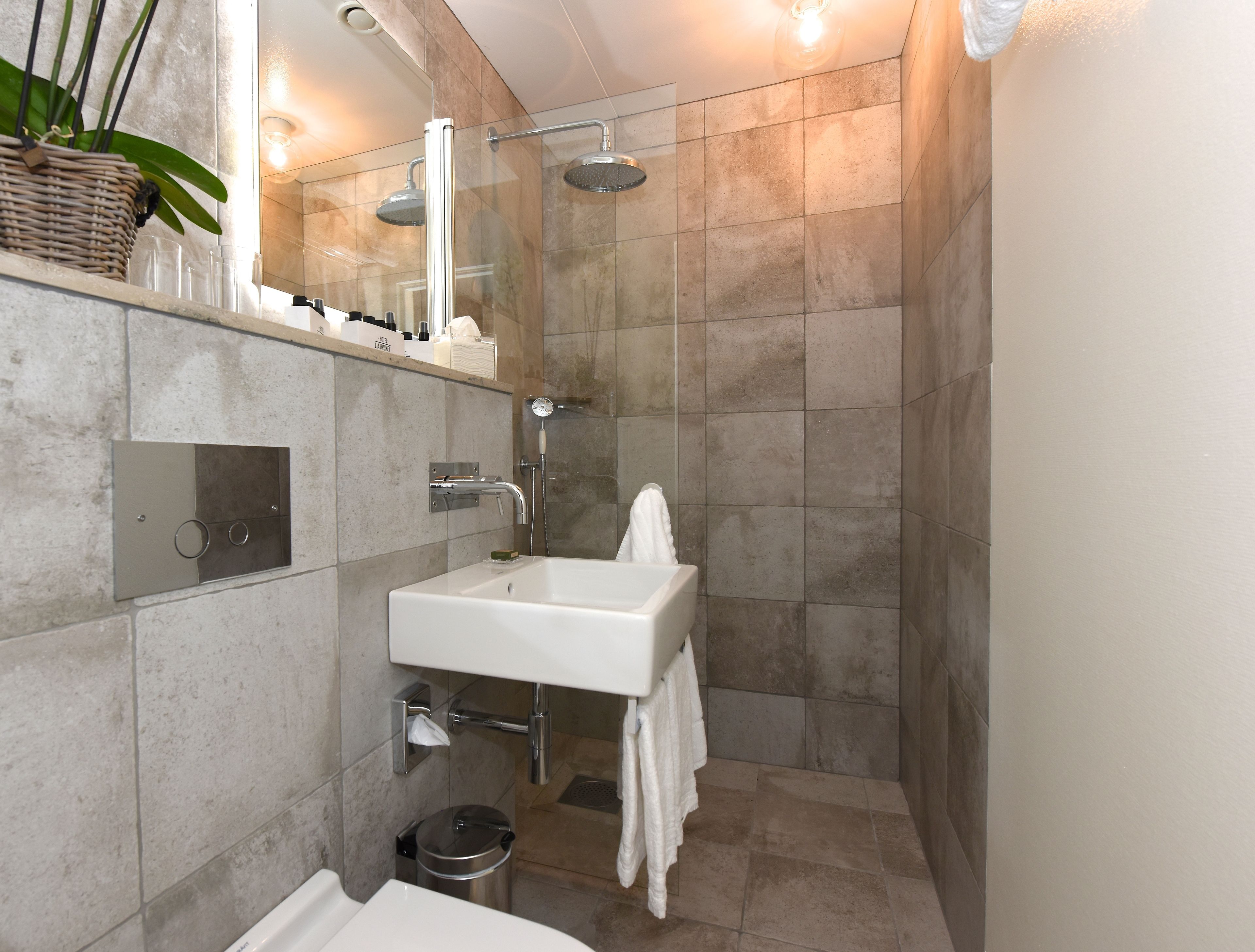 grand suite, 2 bedrooms, hill view | bathroom | shower, free toiletries, hair dryer, slippers