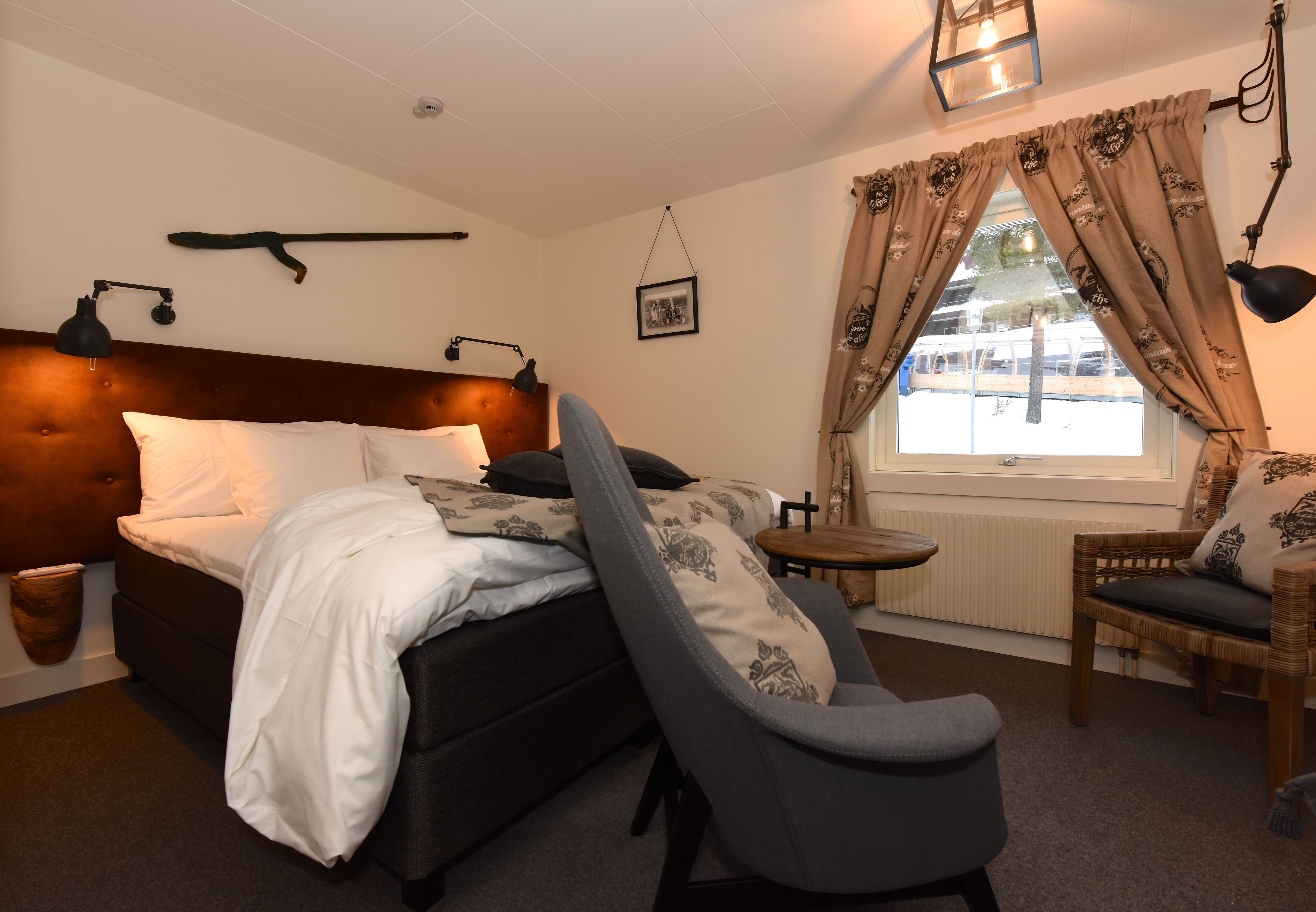 standard double room, 1 bedroom | 2 bedrooms, premium bedding, minibar, in-room safe