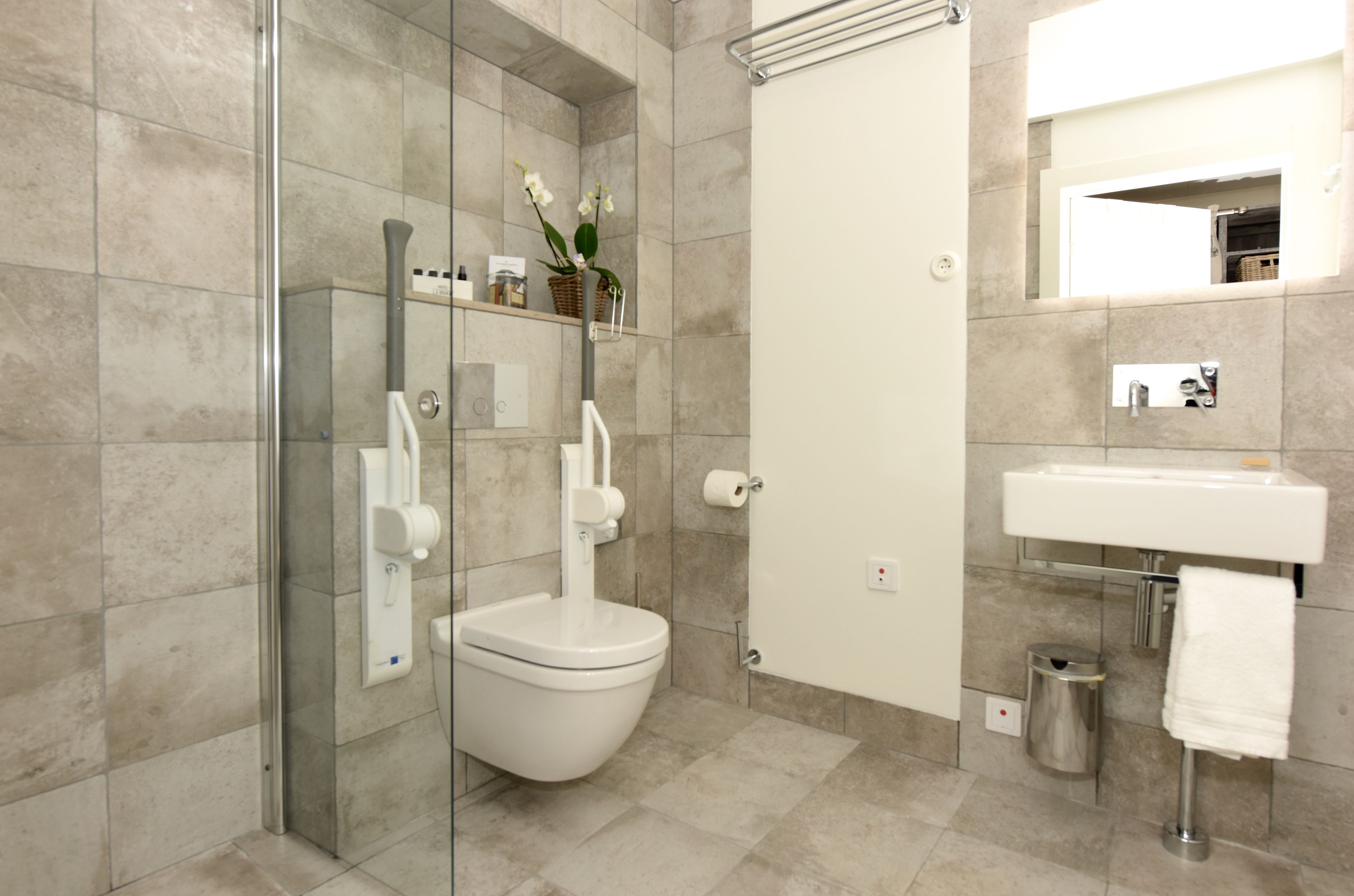 deluxe suite, 2 bedrooms, accessible, hill view | bathroom | shower, free toiletries, hair dryer, slippers