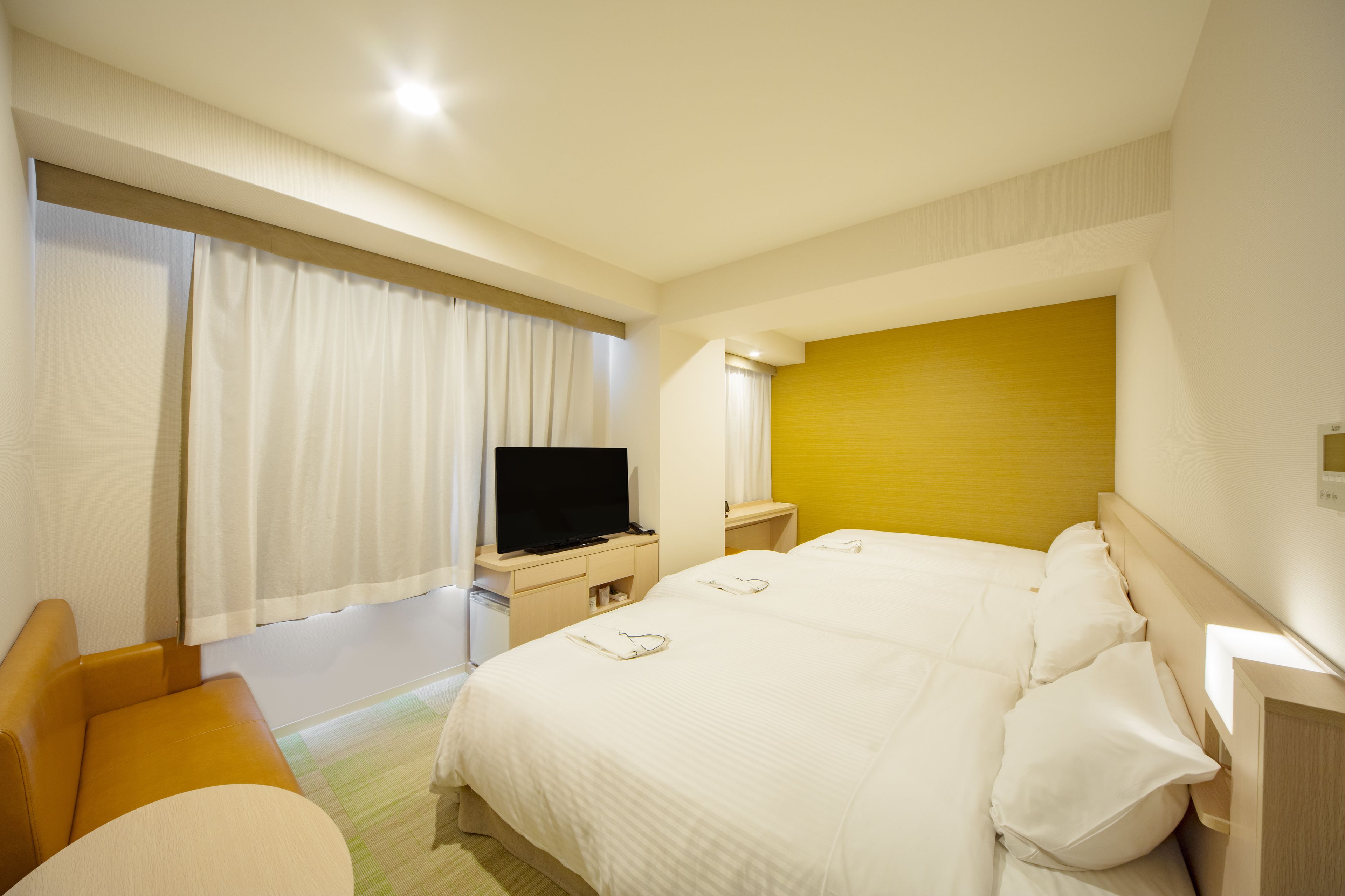 triple room, non smoking | 1 bedroom, desk, soundproofing, free wifi