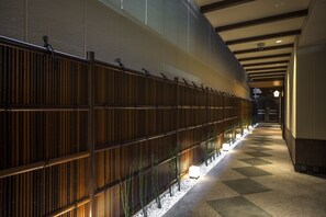 Property entrance - Sotetsu Fresa Inn Kyoto Shijokarasuma (Kyoto)