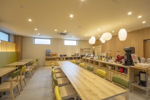 Buffet déjeuner (1400 JPY par personne)