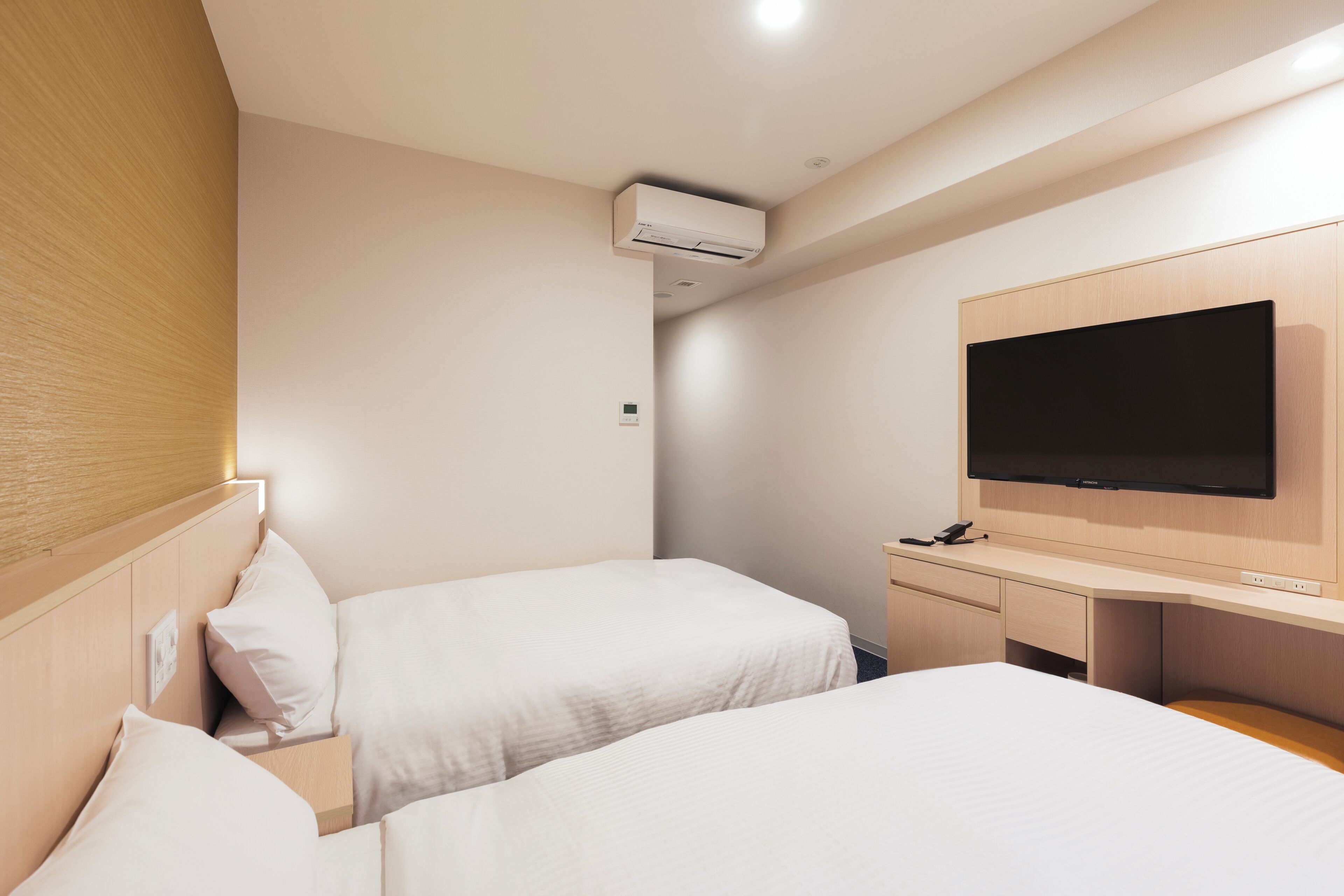 1 bedroom, desk, soundproofing, free wifi