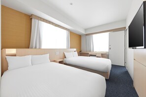 Connected Room, Non Smoking (Twin Room + Double Room) | Desk, soundproofing, free WiFi, bed sheets - Sotetsu Fresa Inn Kyoto Shijokarasuma (Kyoto)