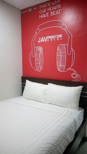 Habitación doble superior, 1 cama matrimonial | Escritorio y wifi gratis 
