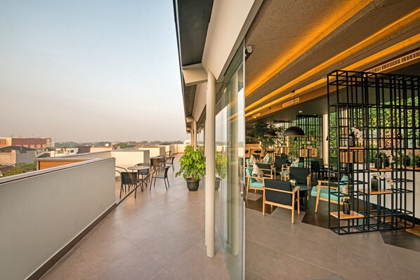 Breakfast, lunch, dinner served; international cuisine - Tama Boutique Hotel (Bandung)