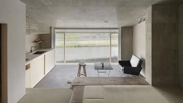 Suite | 2 bedrooms, premium bedding, individually decorated