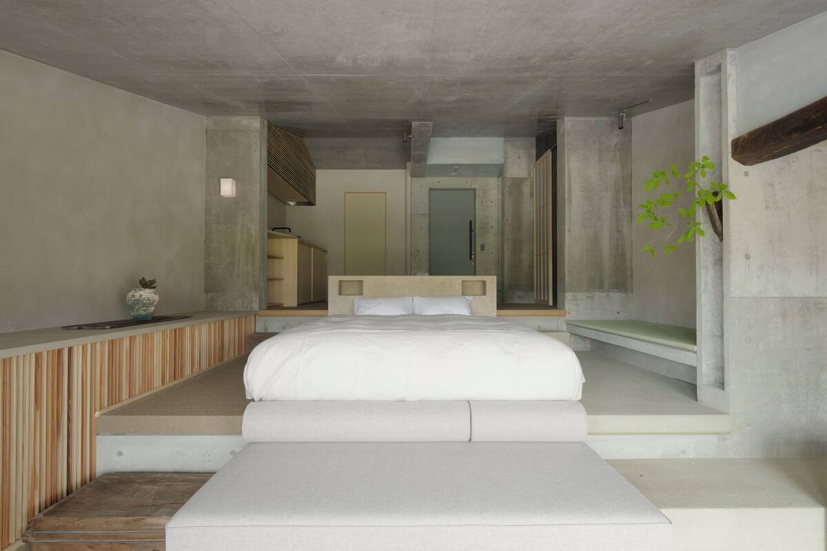 Double Room | 2 bedrooms, premium bedding, iron/ironing board, WiFi (free)