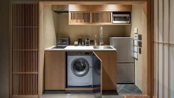 House, Non Smoking | Private kitchen | Fridge, microwave, stovetop, coffee/tea maker