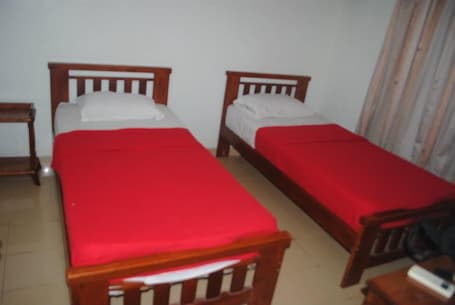 Twin Room | Free WiFi