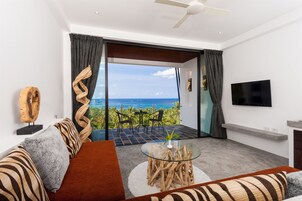 Studio Apartment with sea view (no pool) | Área de estar | TV LED, DVD player