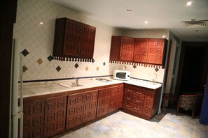 Royal Suite, 3 Bedrooms, Jetted Tub | Minibar, in-room safe, desk, blackout curtains - Acacia Hotel & Suites (Amman)