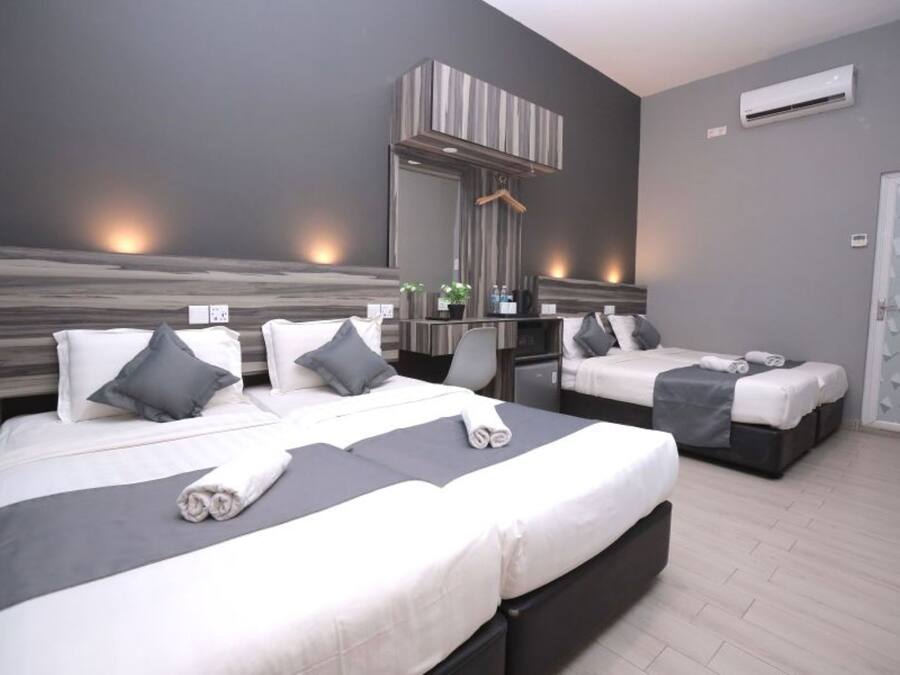 Familjesvit | Minibar, värdeförvaringsskåp på rummet, ljudisolering och gratis wi-fi