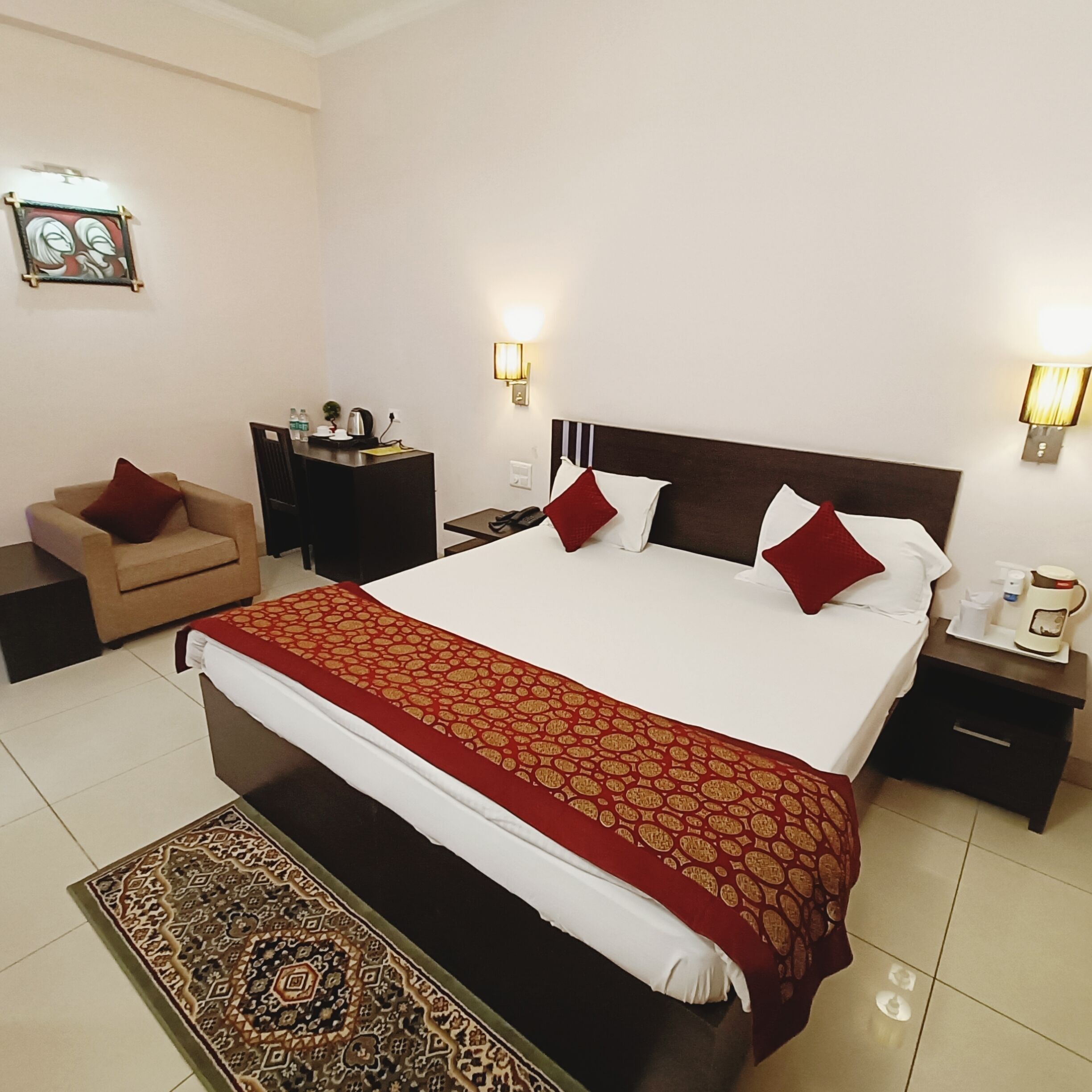 Desk, rollaway beds