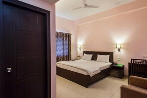 Phòng đôi Superior | Bàn, giường gấp/giường phụ (phụ phí)