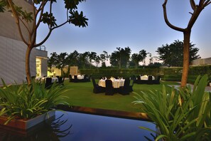 Outdoor banquet area - Radisson Blu Faridabad (Faridabad)