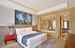 Minibar, in-room safe, individually decorated, individually furnished