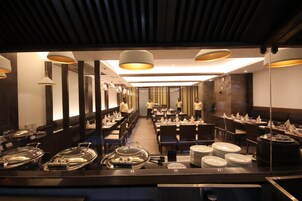 Se sirven desayunos, almuerzos y cenas; cocina internacional