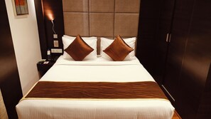 Exclusive Duplex, 1 King Bed with Sofa bed | Egyptian cotton sheets, premium bedding, down comforters - Khanna Fiesta, A Bergamont Hotel - Vellore (Vellore)
