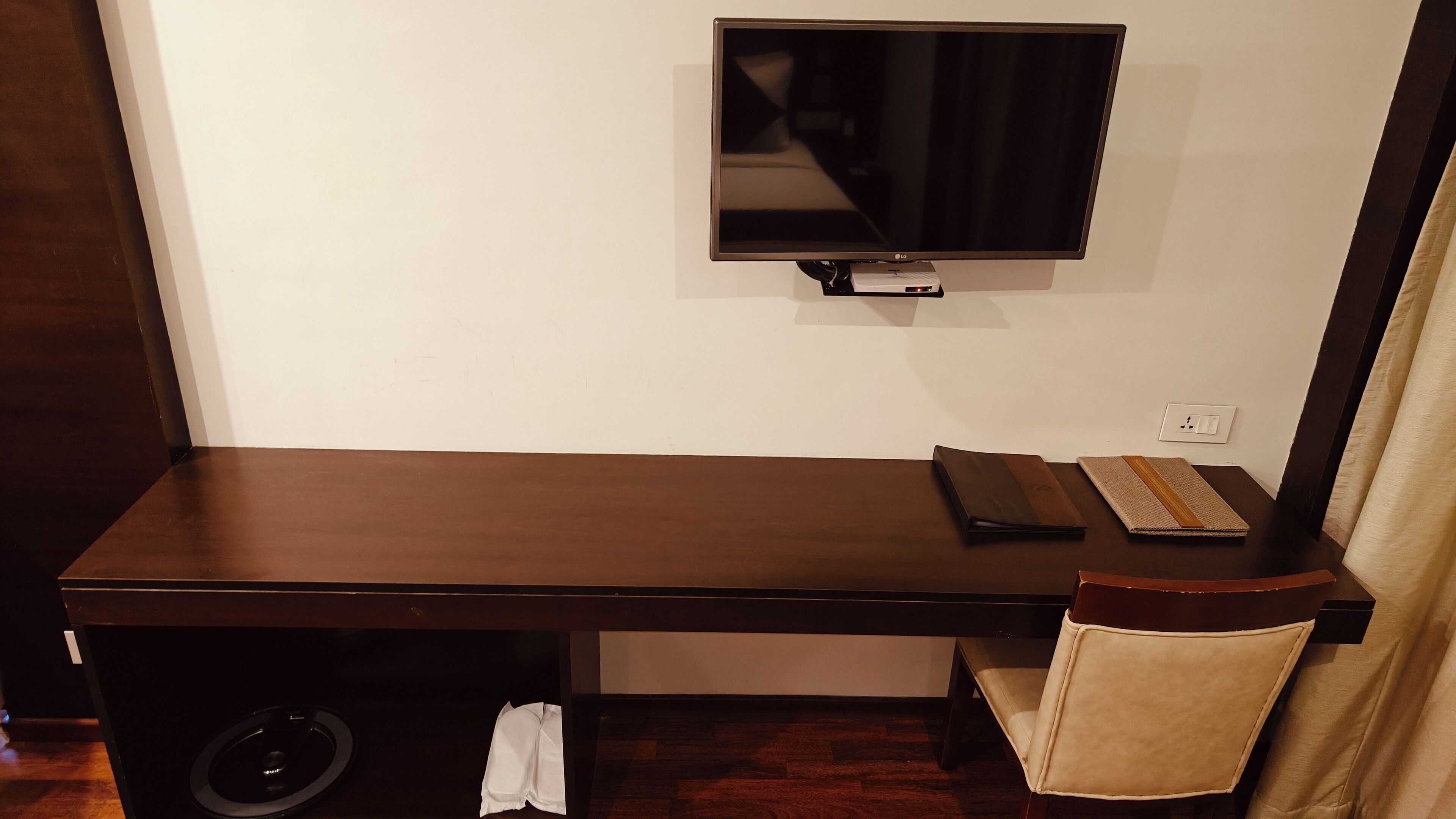 exclusive duplex, 1 king bed with sofa bed | egyptian cotton sheets, premium bedding, down duvets