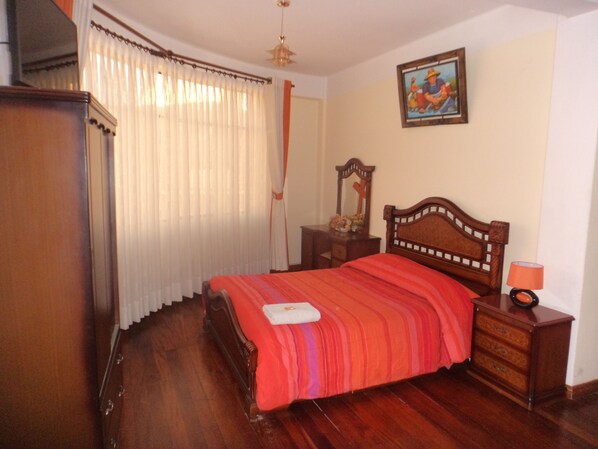 In-room safe, soundproofing, free WiFi