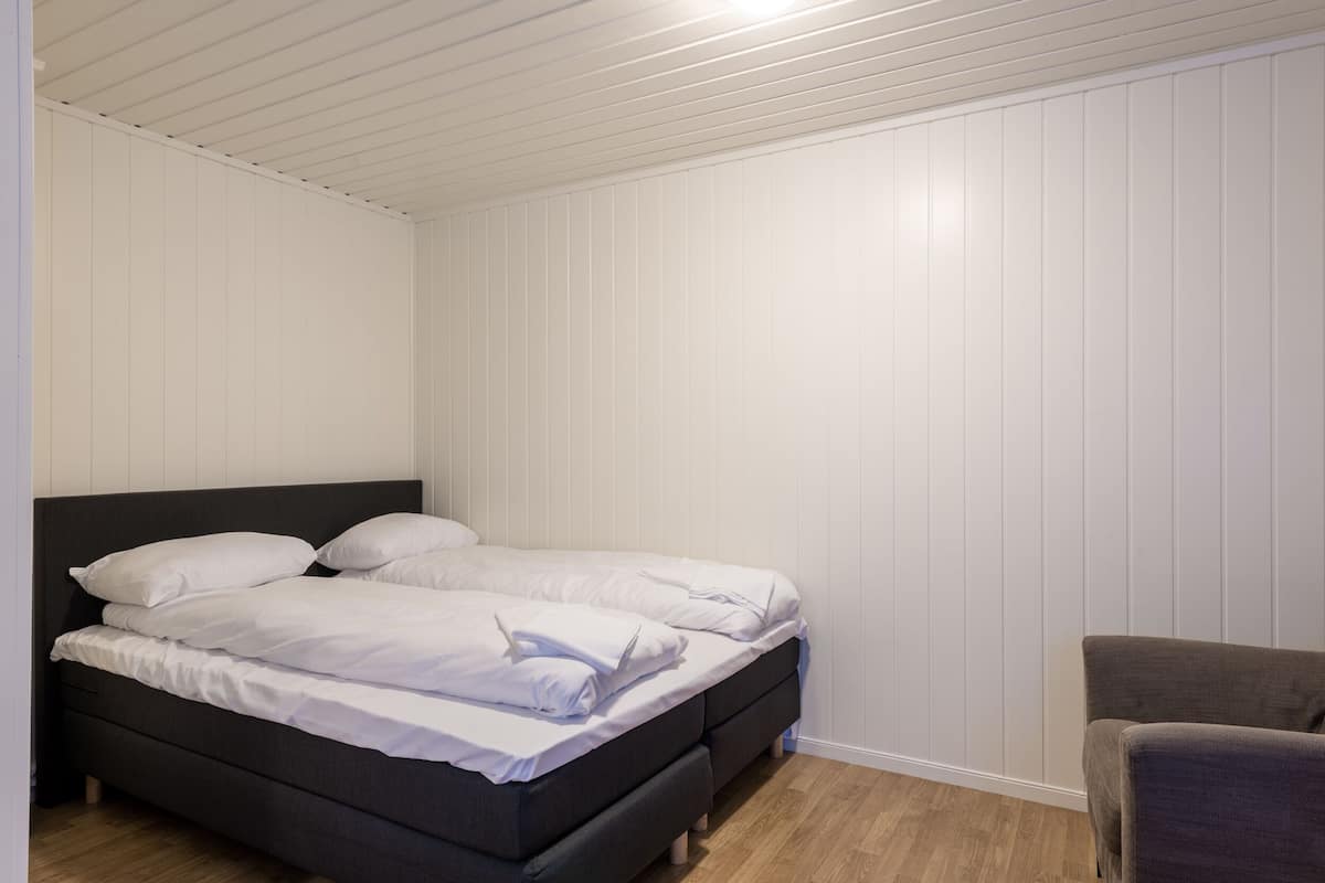Classic Apartment | 1 bedroom, pillowtop beds, iron/ironing board, free WiFi