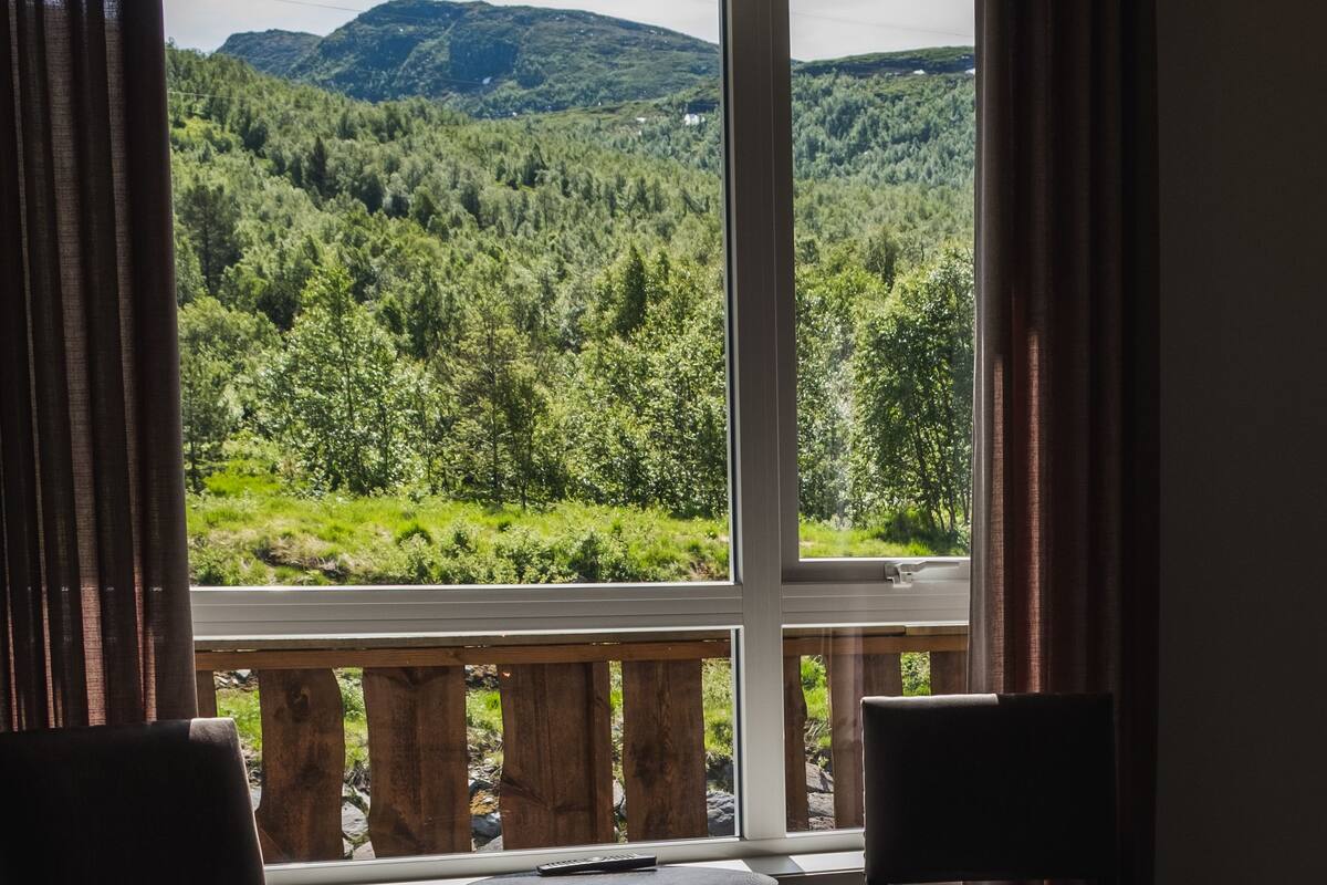 deluxe room | 1 bedroom, premium bedding, desk, iron/ironing board