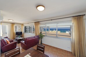Apartment, 3 Bedrooms, Balcony, Sea View (Cronus No.1) | Living area
