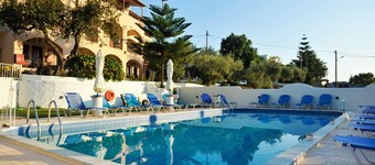 Marina Hotel