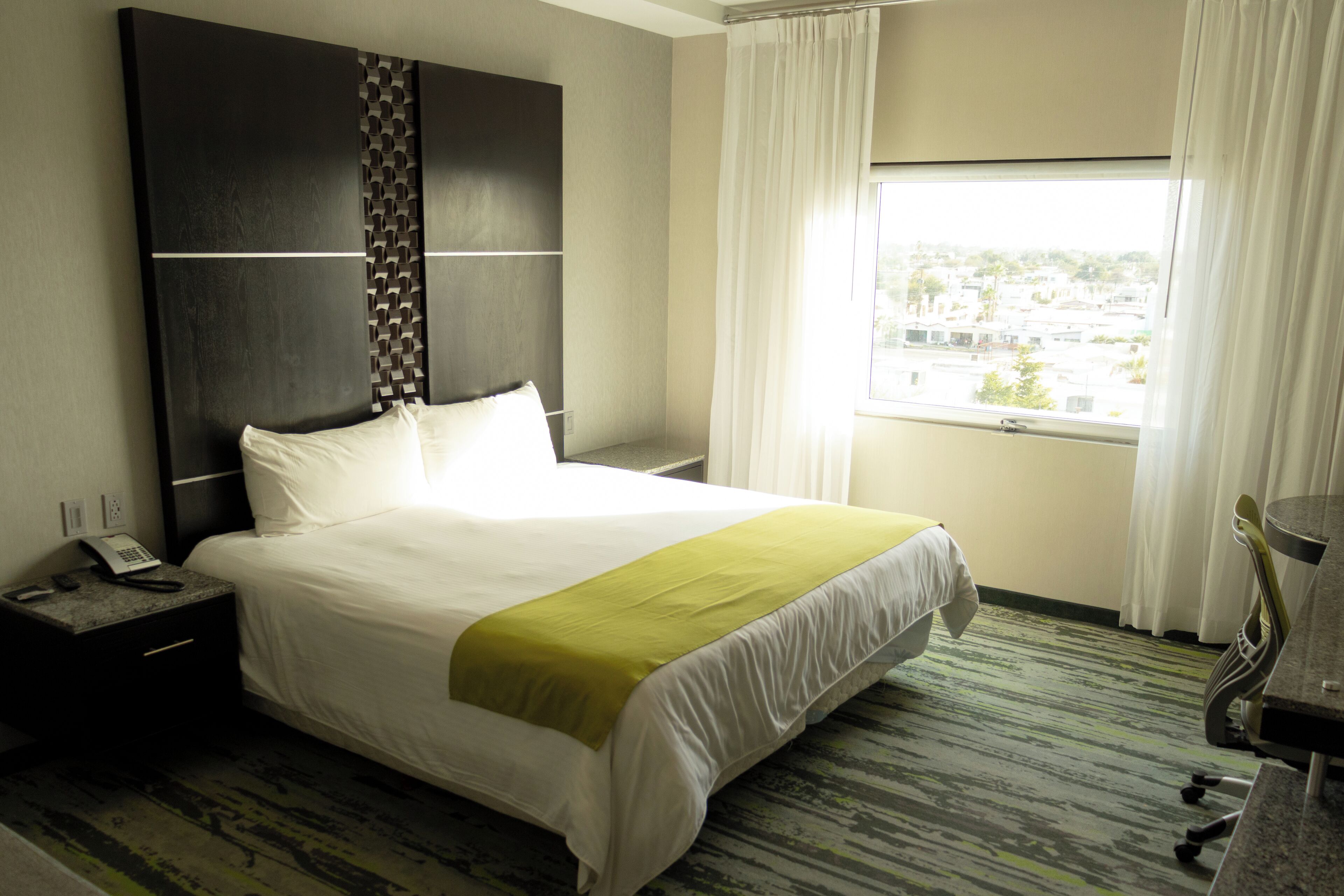 Superior Room, 1 King Bed | Premium bedding, in-room safe, desk, laptop workspace