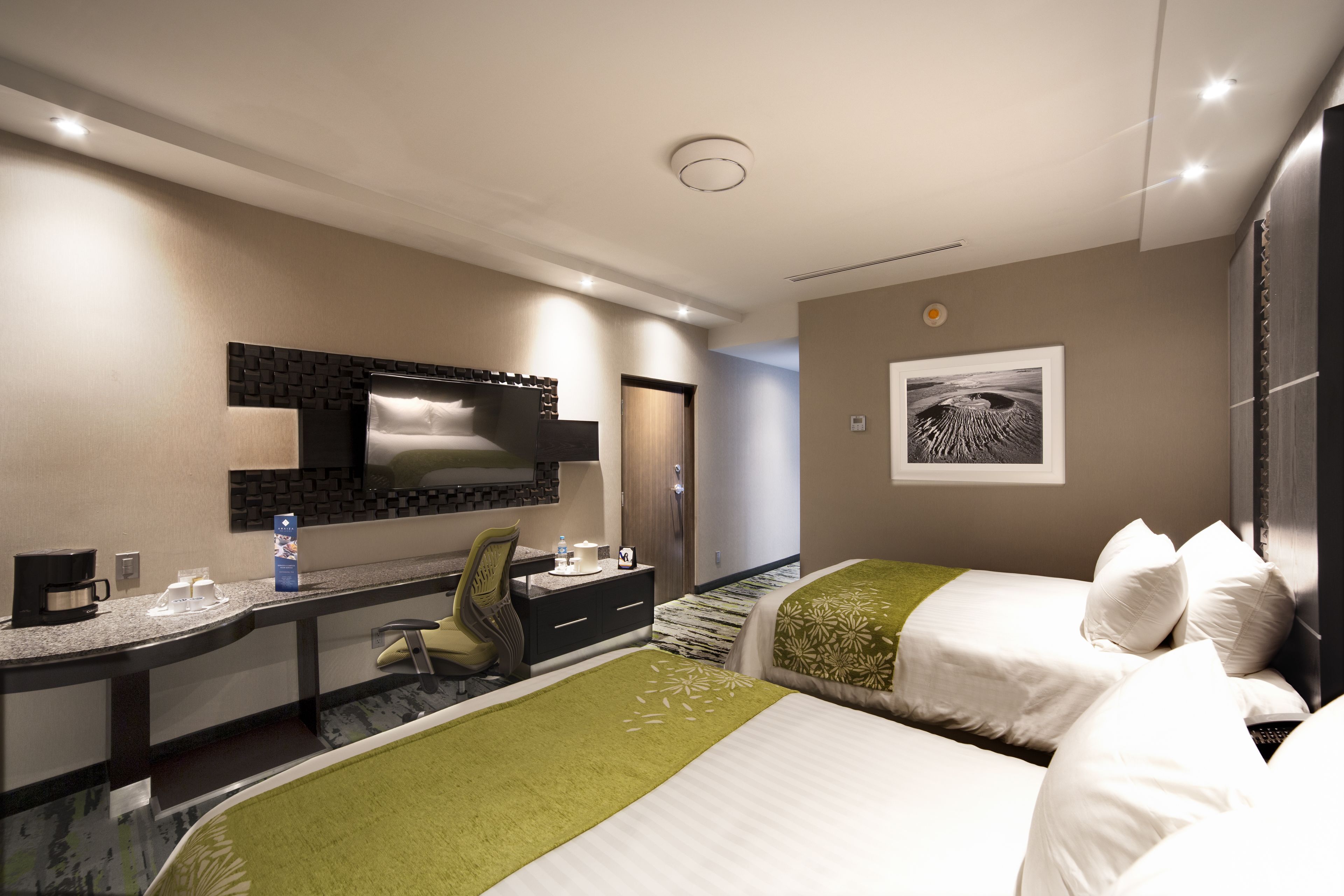 Premium bedding, in-room safe, desk, laptop workspace