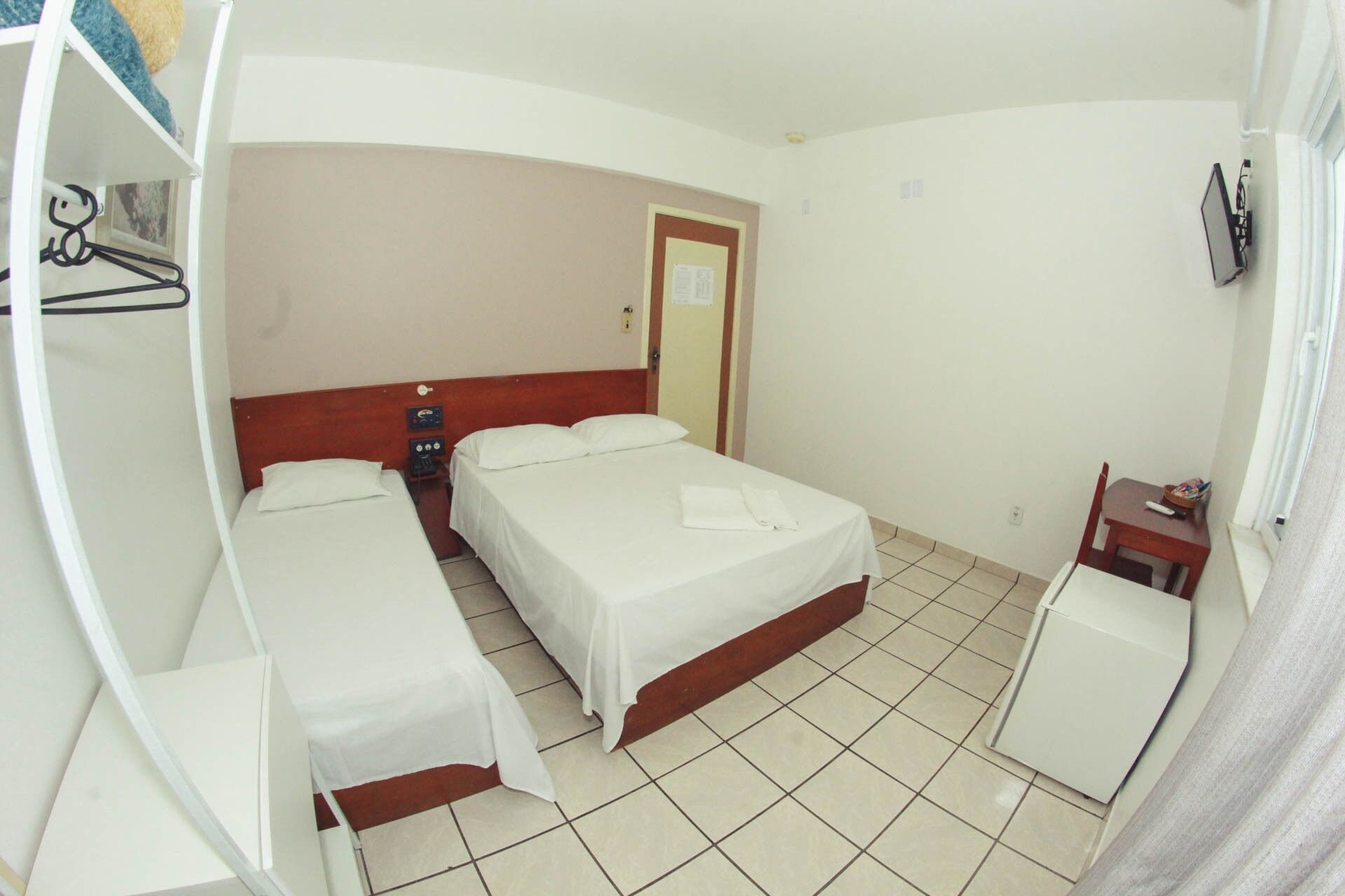 standard room | 1 bedroom, minibar, desk, laptop workspace