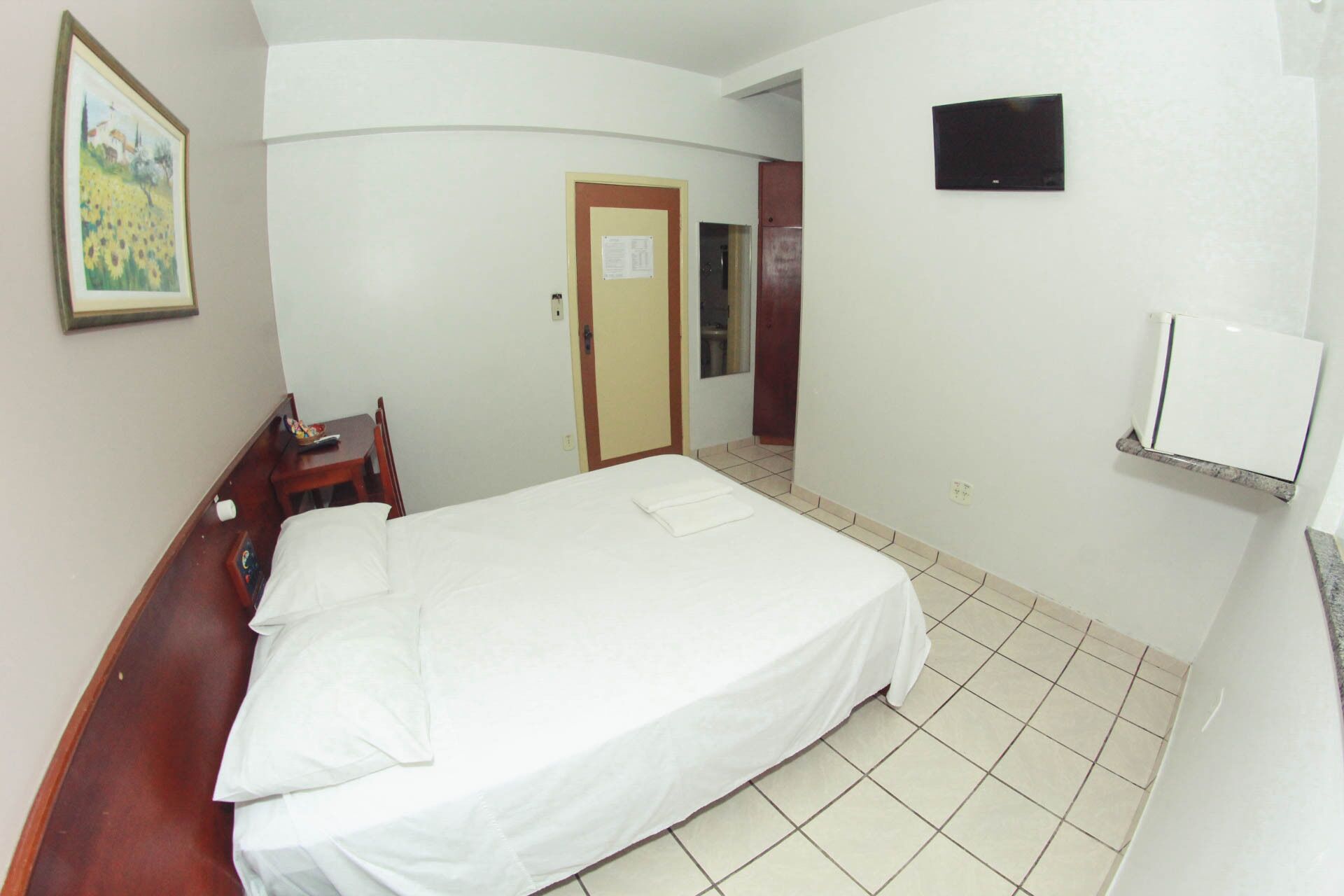 standard room | 1 bedroom, minibar, desk, laptop workspace