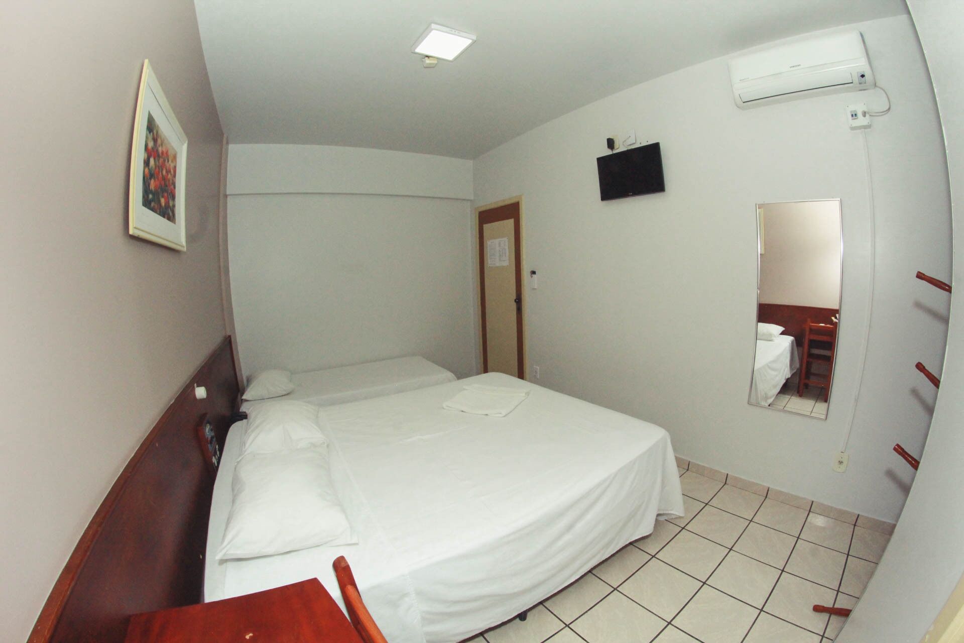 standard room | 1 bedroom, minibar, desk, laptop workspace