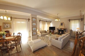 Villa | Living room