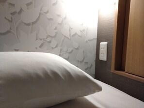 Felles sovesal, for menn og kvinner | Dundyner, safe på rommet, individuelt dekorert og wi-fi (inkludert)