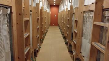 Shared Dormitory, Mixed Dorm, Non Smoking (with TV) | Down comforters, in-room safe, individually decorated, free WiFi