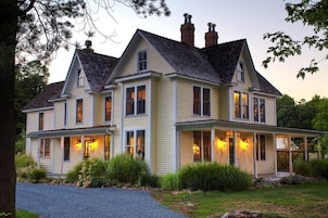 Fachada de la propiedad