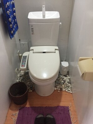 Bunk Bed Single, Mixed Dormitory, Non Smoking | Bathroom | Hair dryer, towels - Guest House Gorkha Bazar - Hostel (Osaka)