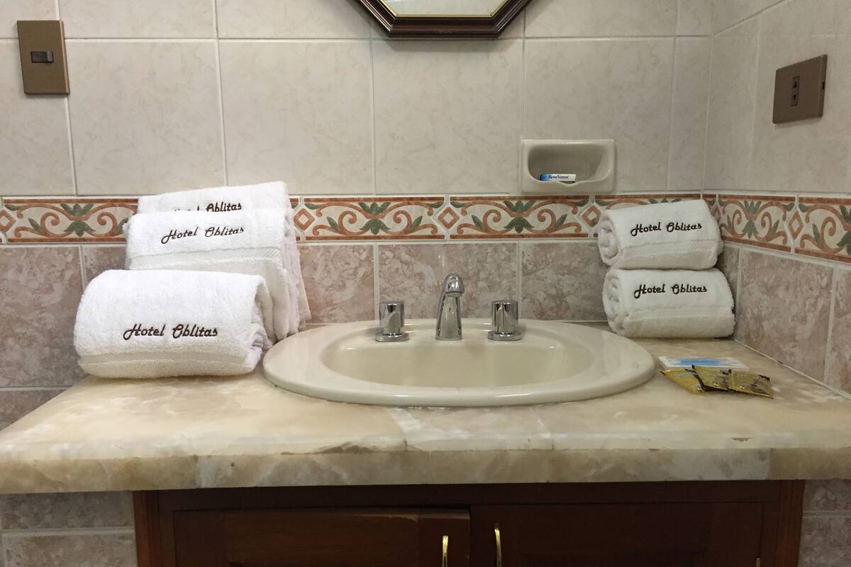 Bathroom sink