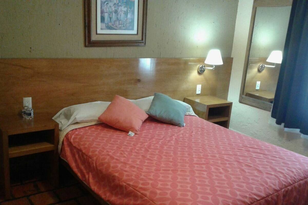 Basic Double Room, 1 Queen Bed, Accessible | In-room safe, desk, iron/ironing board, free WiFi