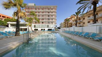 Indendørs pool, sæsonbestemt udendørs pool