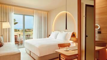 Deluxe Room Sea View | In-room safe, desk, soundproofing, iron/ironing board