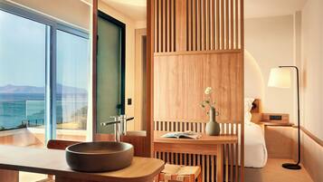 Deluxe Room Sea View | In-room safe, desk, soundproofing, iron/ironing board