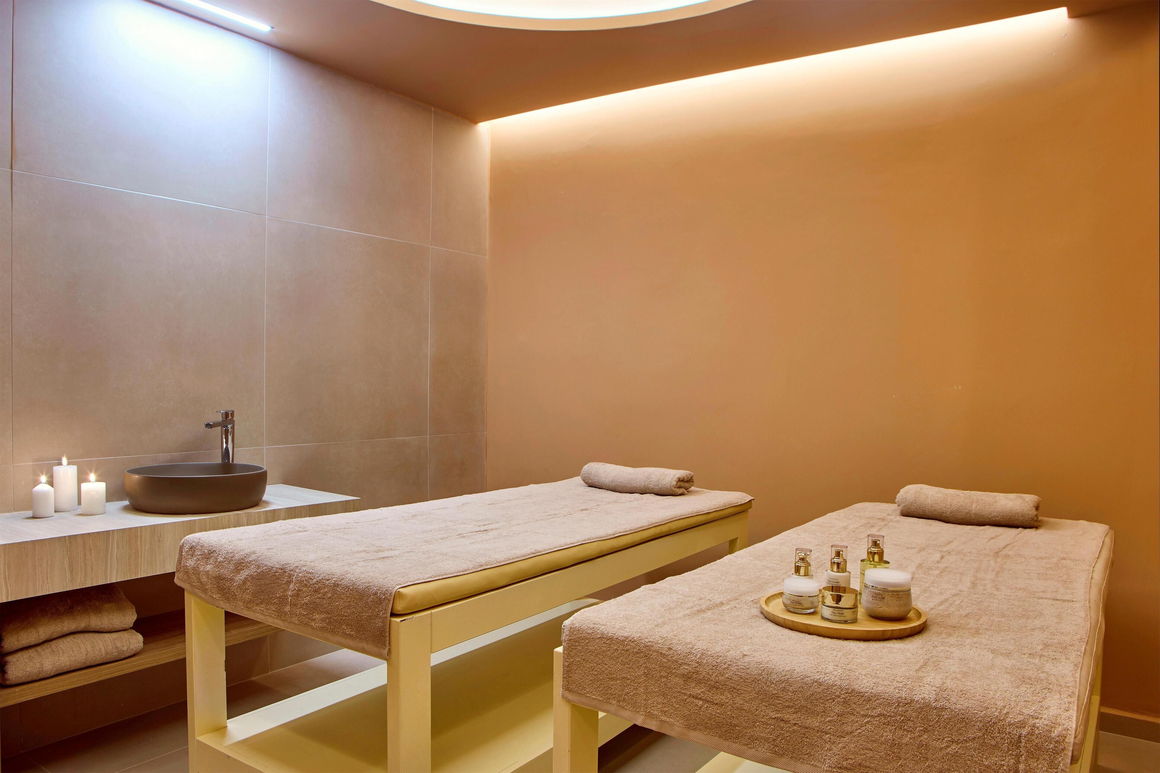 Sauna, Dampfbad, Körperbehandlungen, Gesichtsbehandlungen