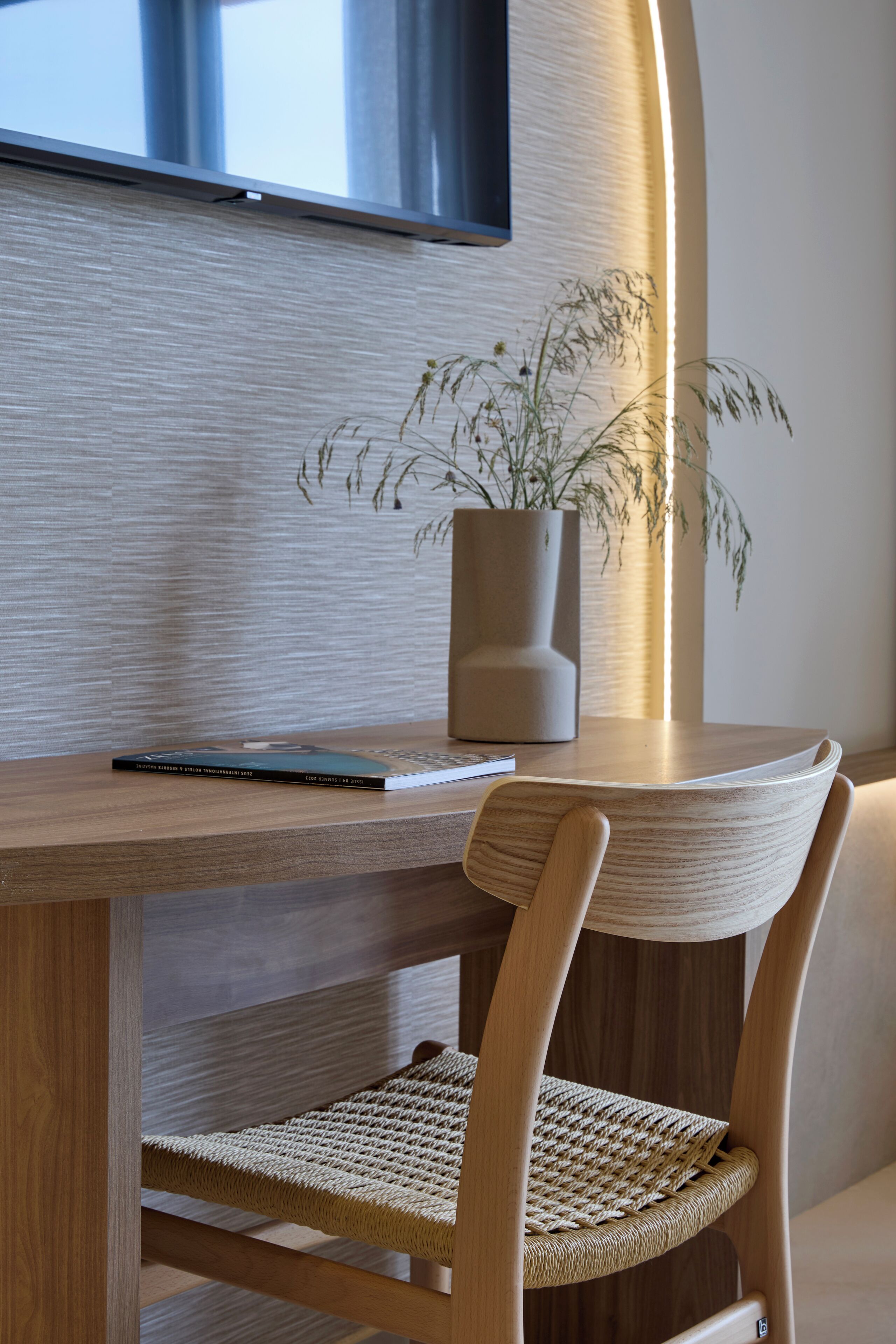 deluxe room garden view | 1 bedroom, in-room safe, desk, soundproofing