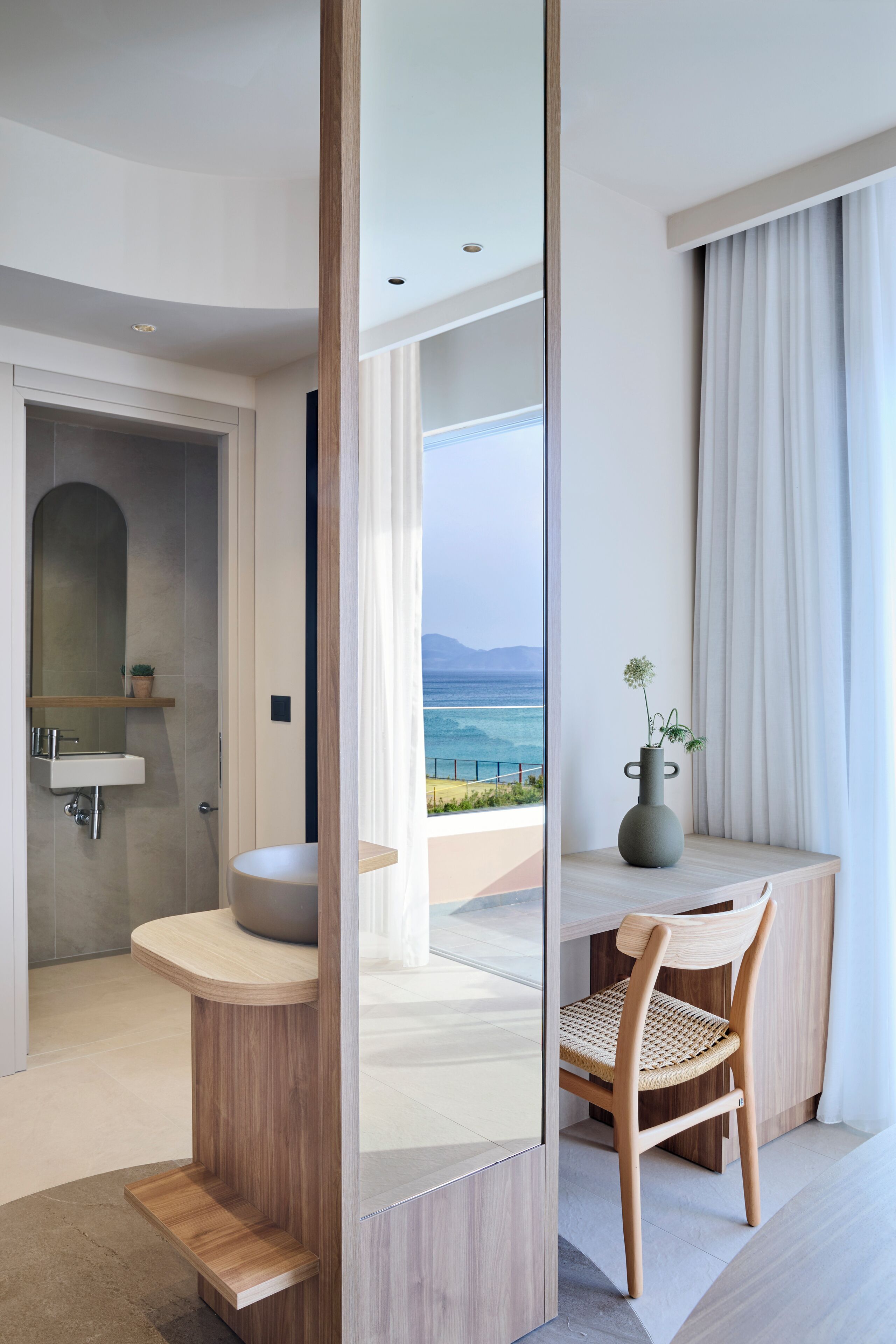 1 bedroom, in-room safe, desk, soundproofing