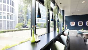 Tägliches Frühstücksbuffet gegen Gebühr